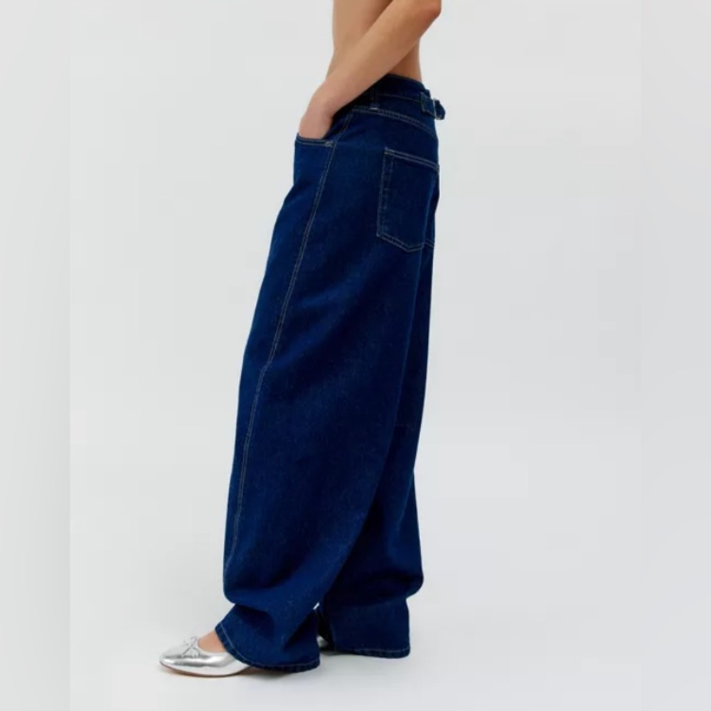 BDG Logan Twisted Buckle Barrel Jeans / Dark Denim Size 33